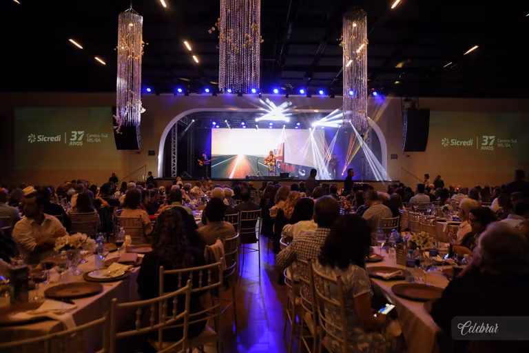 Sicredi Centro-Sul MS/BA celebra 37 anos com show beneficente em prol do Hospital de Amor de Dourados – foto 318