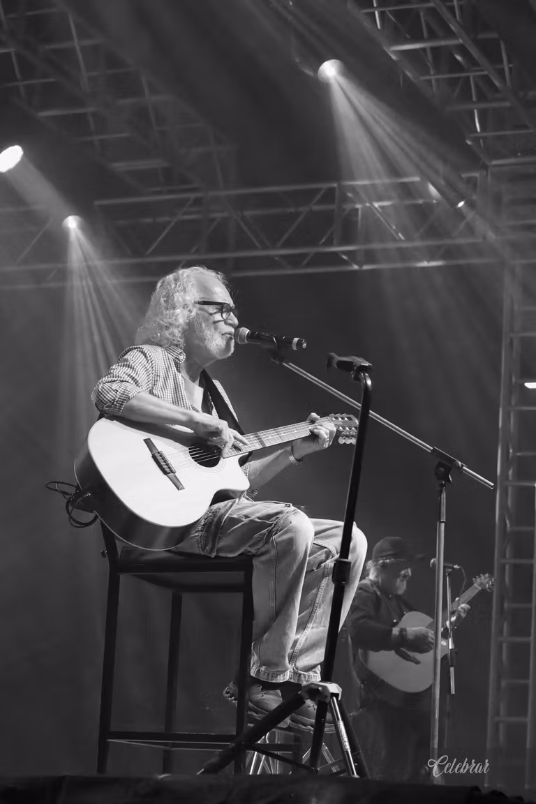 Uma noite para celebrar, cooperar e fazer o bem - 3° álbum – foto 52