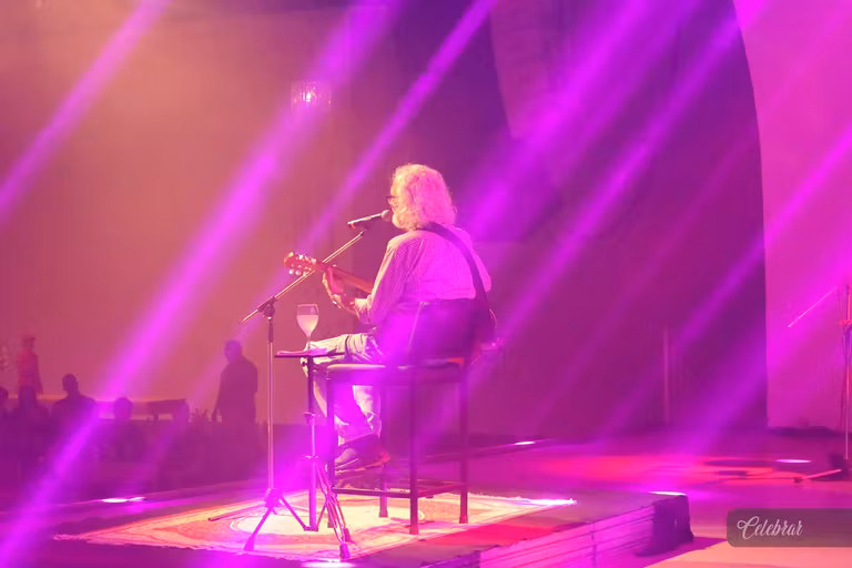 Uma noite para celebrar, cooperar e fazer o bem - 3° álbum – foto 57