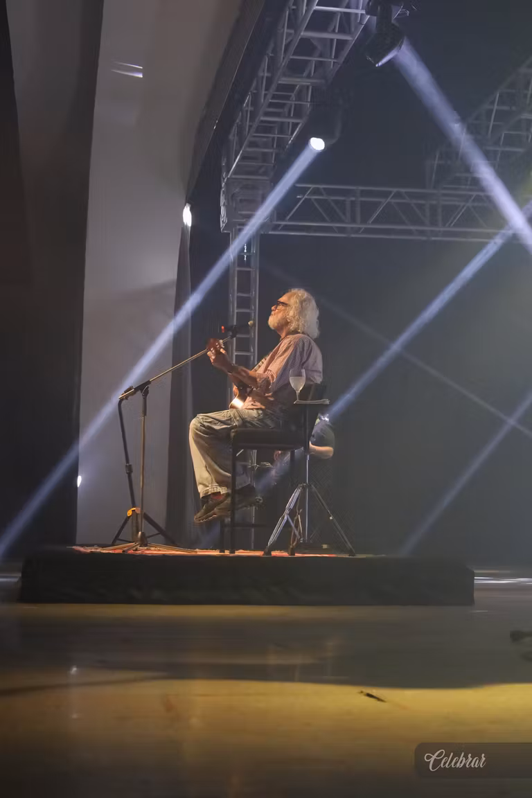 Uma noite para celebrar, cooperar e fazer o bem - 3° álbum – foto 64