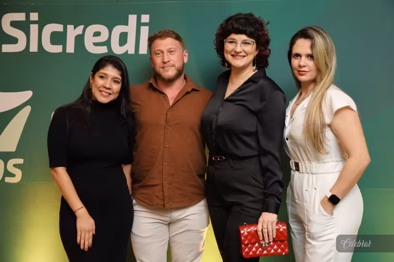 Uma noite para celebrar, cooperar e fazer o bem - 3° álbum – foto 93