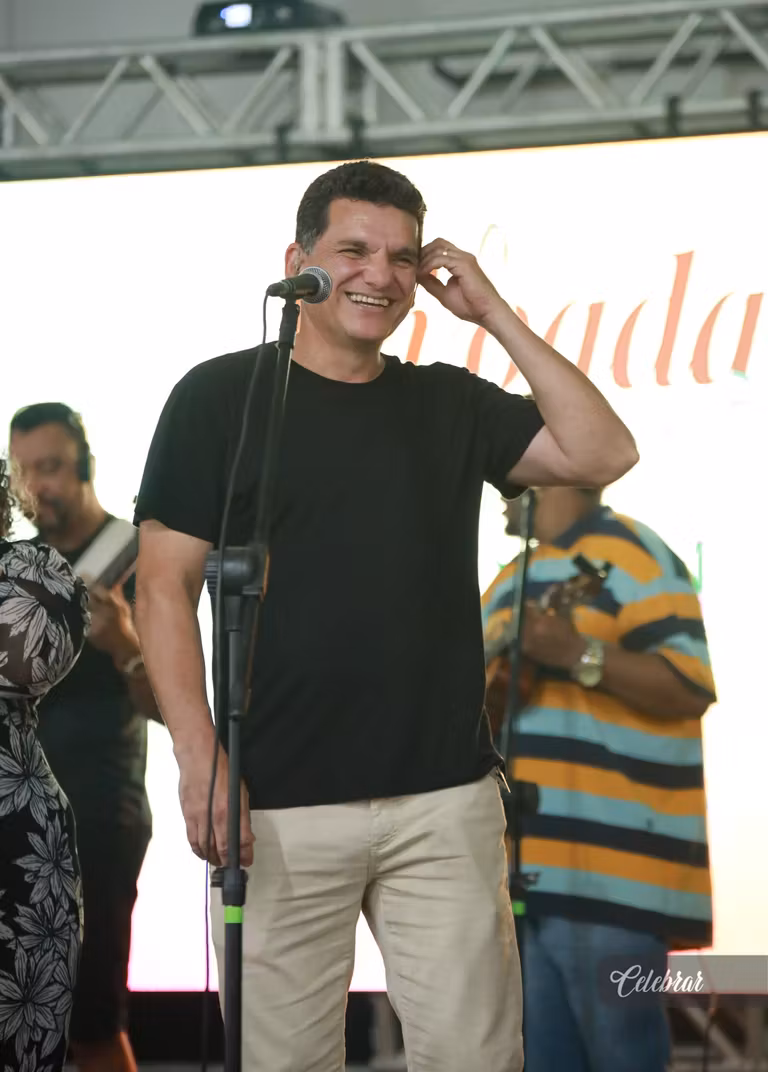 2º álbum - Celebrar no 22º LeiloDom: há 10 anos parceira do projeto, com lançamento da 41ª edição e capa da Dalmóbile Grupo FG. – foto 25