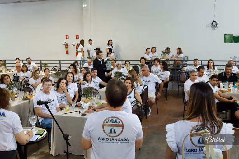 Celebrar no 22º LeiloDom: há 10 anos parceira do projeto, com lançamento da 41ª edição e capa da Dalmóbile Grupo FG. – foto 336