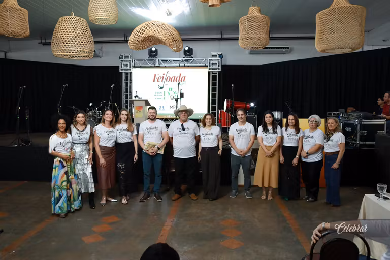 Celebrar no 22º LeiloDom: há 10 anos parceira do projeto, com lançamento da 41ª edição e capa da Dalmóbile Grupo FG. – foto 354