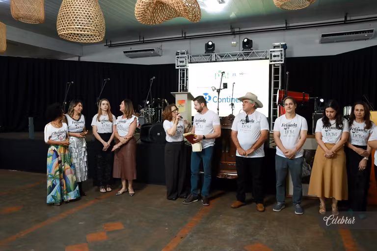 Celebrar no 22º LeiloDom: há 10 anos parceira do projeto, com lançamento da 41ª edição e capa da Dalmóbile Grupo FG. – foto 356