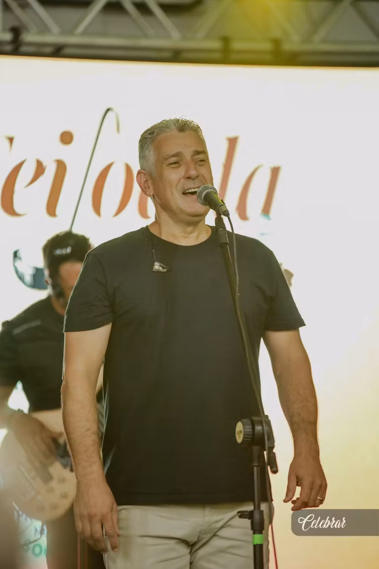 2º álbum - Celebrar no 22º LeiloDom: há 10 anos parceira do projeto, com lançamento da 41ª edição e capa da Dalmóbile Grupo FG. – foto 36