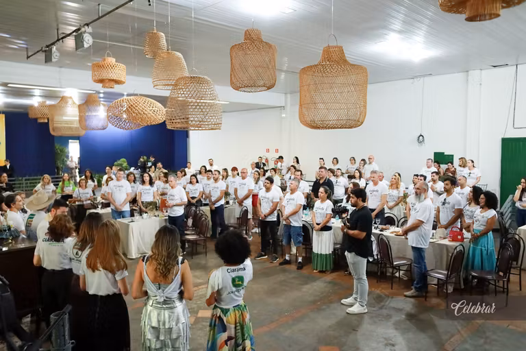 Celebrar no 22º LeiloDom: há 10 anos parceira do projeto, com lançamento da 41ª edição e capa da Dalmóbile Grupo FG. – foto 366