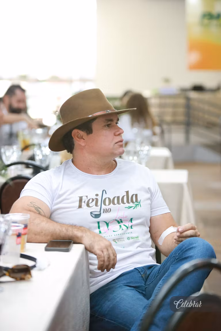 Celebrar no 22º LeiloDom: há 10 anos parceira do projeto, com lançamento da 41ª edição e capa da Dalmóbile Grupo FG. – foto 390
