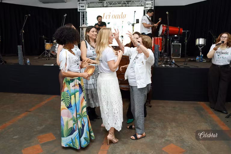 Celebrar no 22º LeiloDom: há 10 anos parceira do projeto, com lançamento da 41ª edição e capa da Dalmóbile Grupo FG. – foto 426