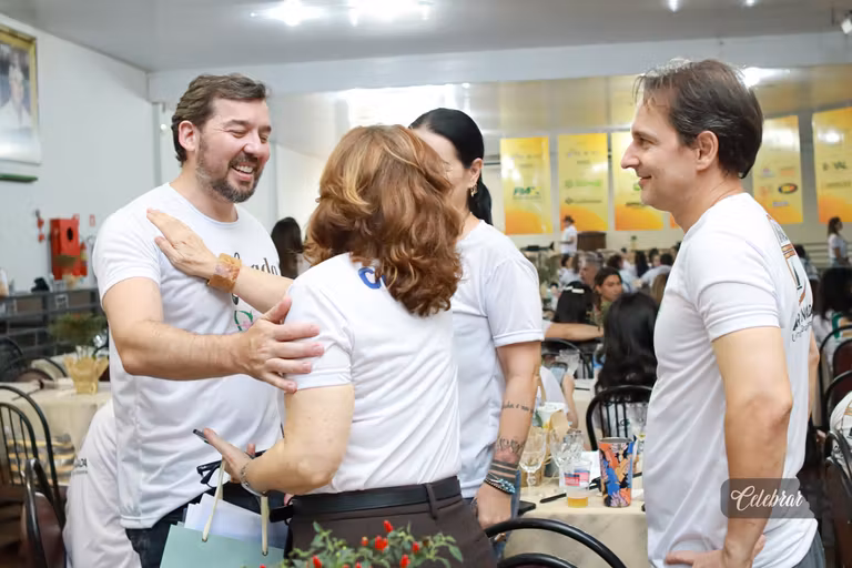 Celebrar no 22º LeiloDom: há 10 anos parceira do projeto, com lançamento da 41ª edição e capa da Dalmóbile Grupo FG. – foto 439