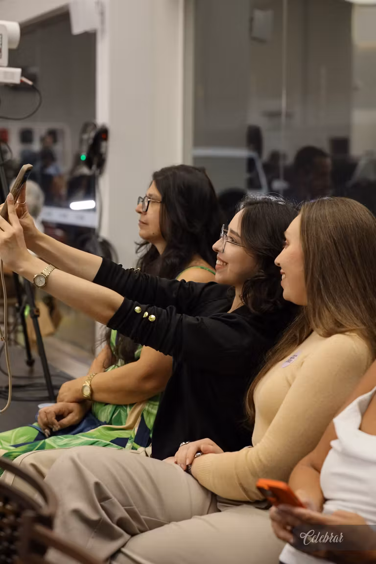 ÁLBUM 2 - Café com Negócios Delas reúne mulheres em uma noite de conexões e inspiração – foto 49