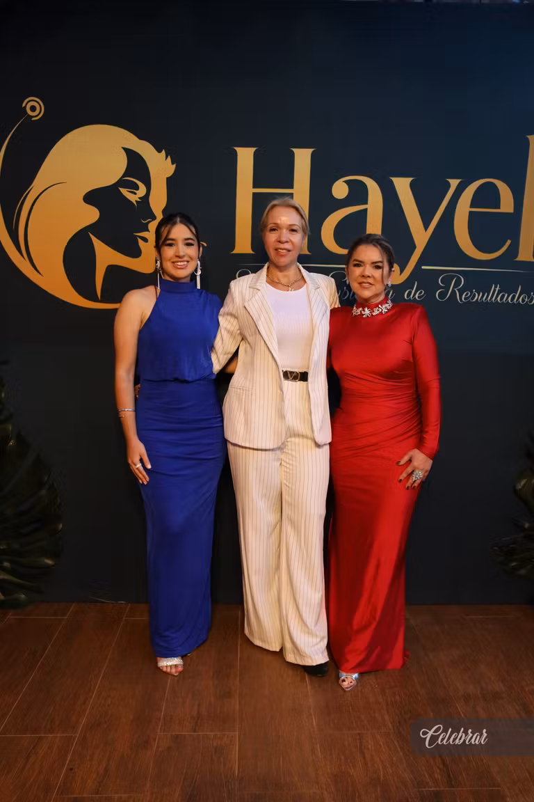 Uma noite de comemorações: celebrar a vida da empresária Cida Melo e os 3 anos da Clínica Hayel marcou um momento especial de conexão, gratidão e conquistas. – foto 6