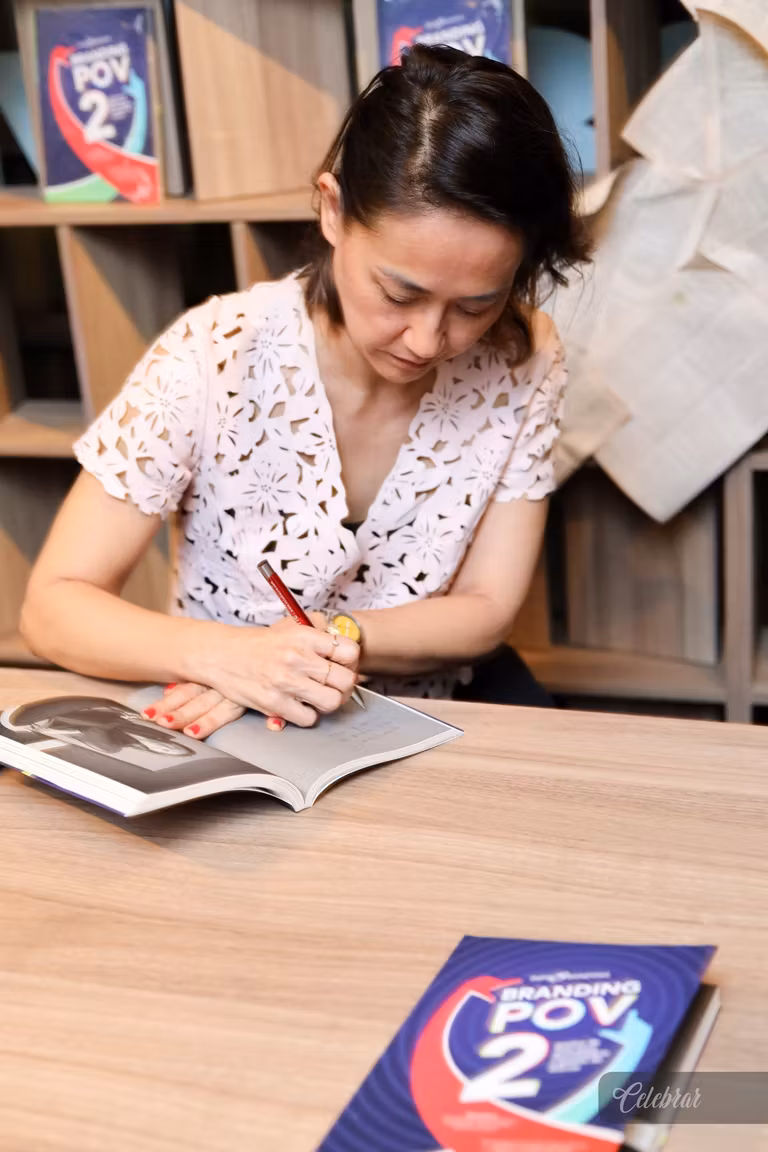 De Dourados para o Brasil: a especialista de brand Louise Irie é uma das autoras de Branding POV 2, lançado na Companhia dos Livros. – foto 90