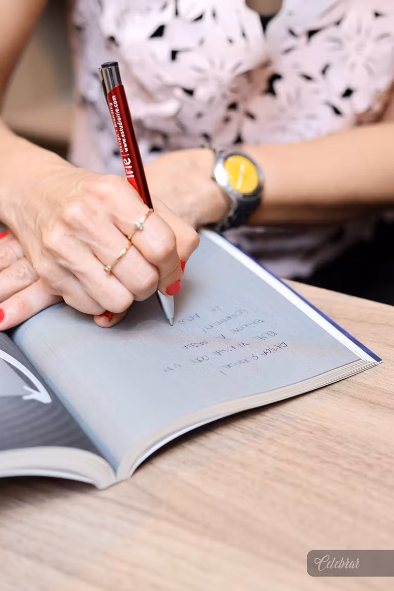 De Dourados para o Brasil: a especialista de brand Louise Irie é uma das autoras de Branding POV 2, lançado na Companhia dos Livros. – foto 91